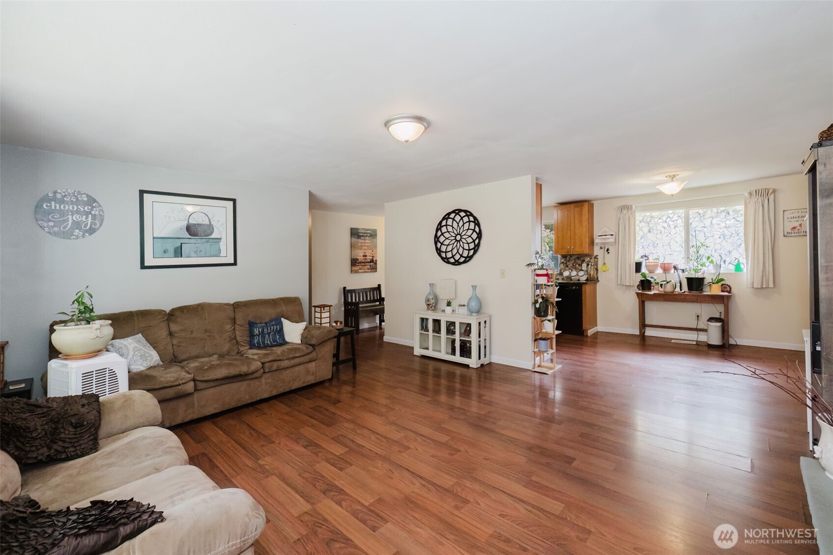 7029 Parkdale Drive NW