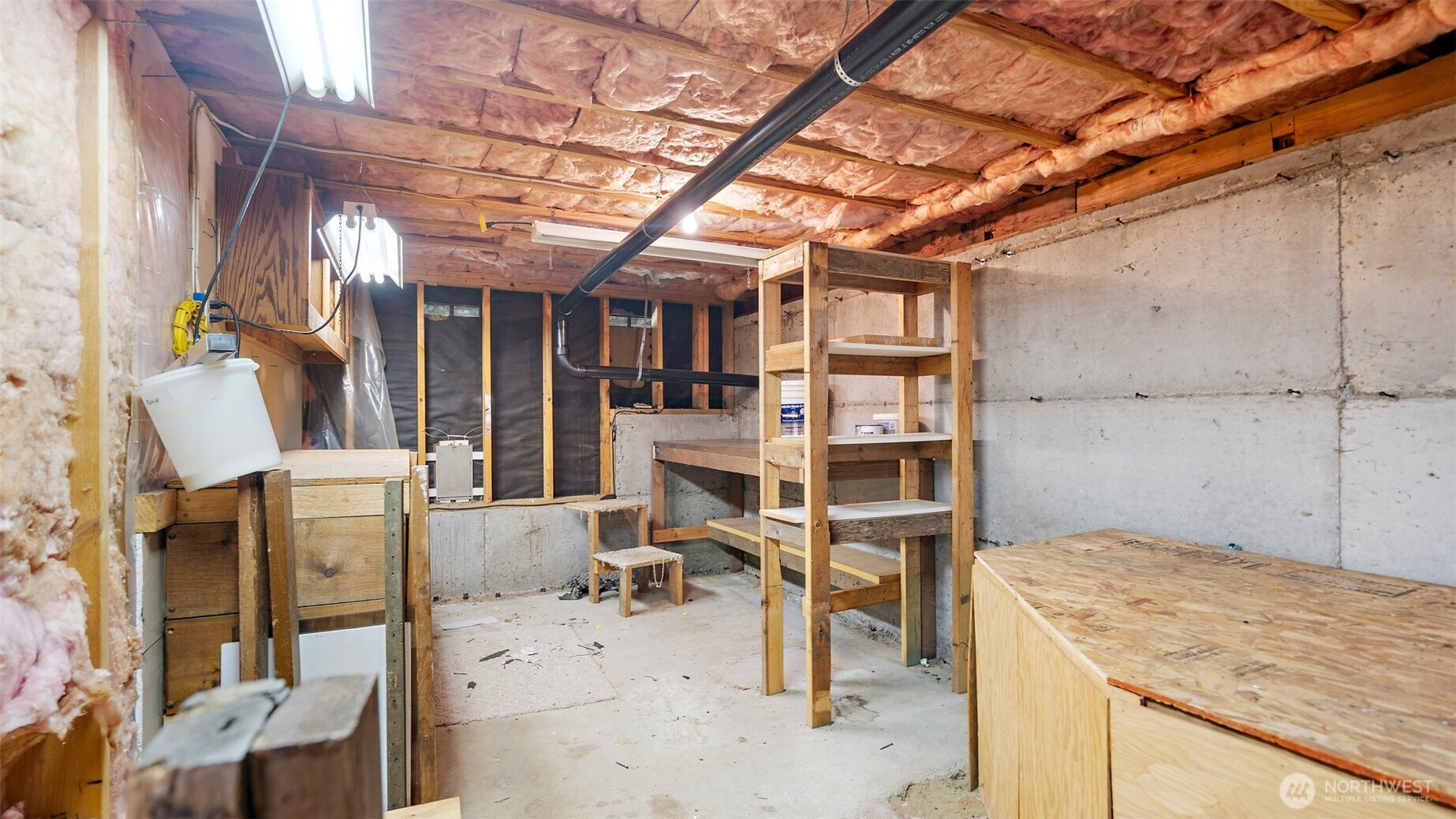 7901 NE Beachwood Avenue