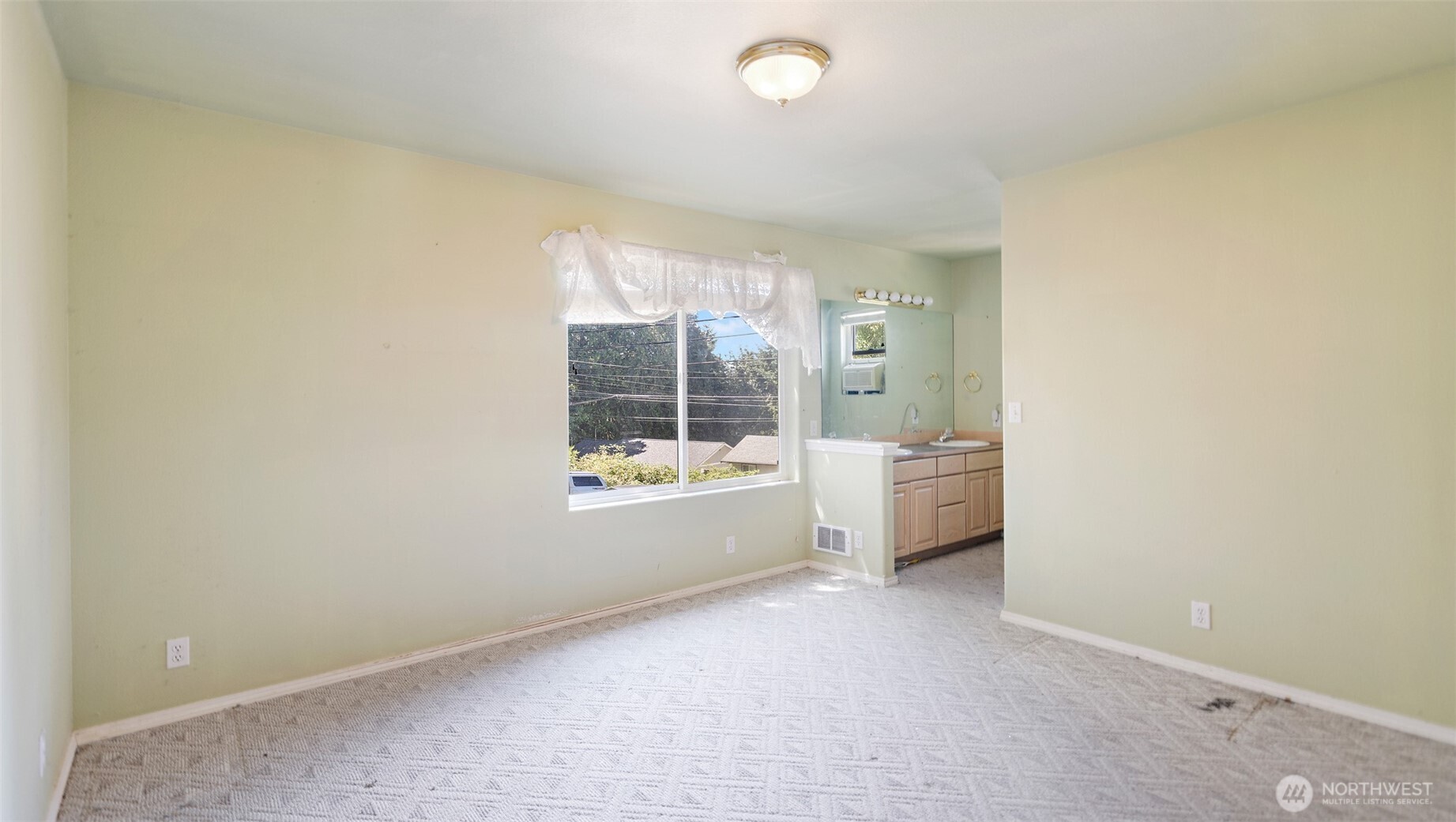 7901 NE Beachwood Avenue