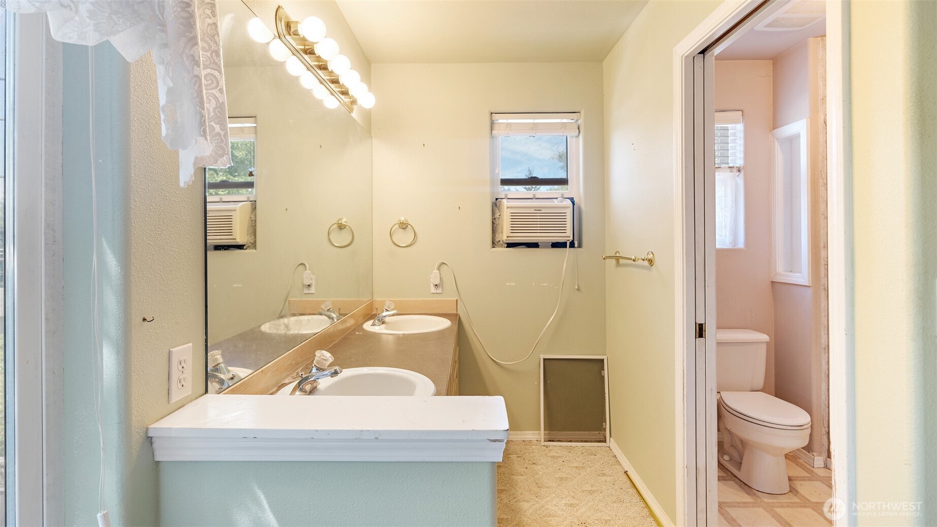 7901 NE Beachwood Avenue