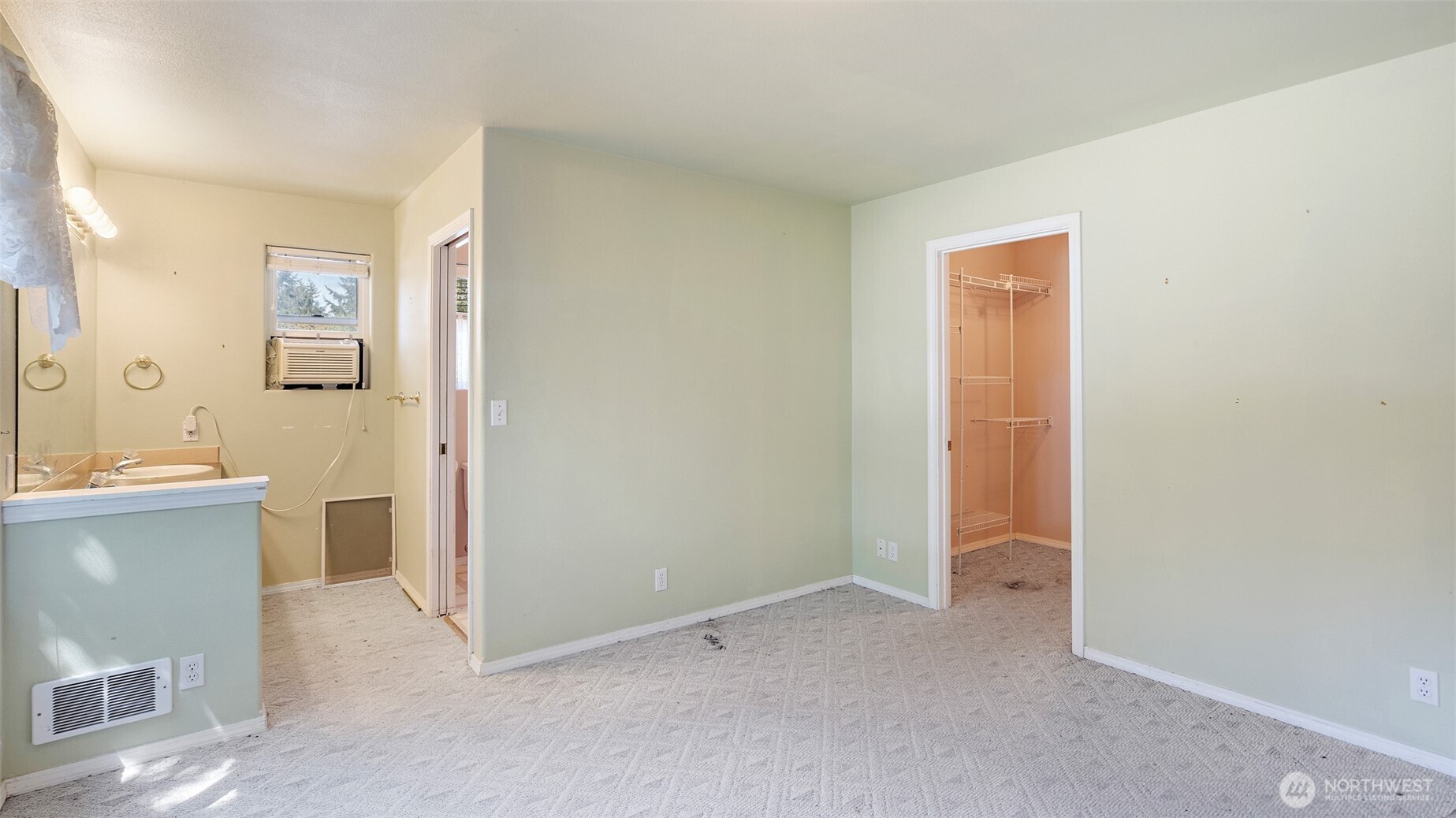 7901 NE Beachwood Avenue