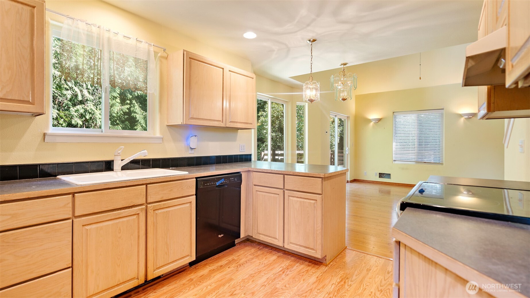 7901 NE Beachwood Avenue