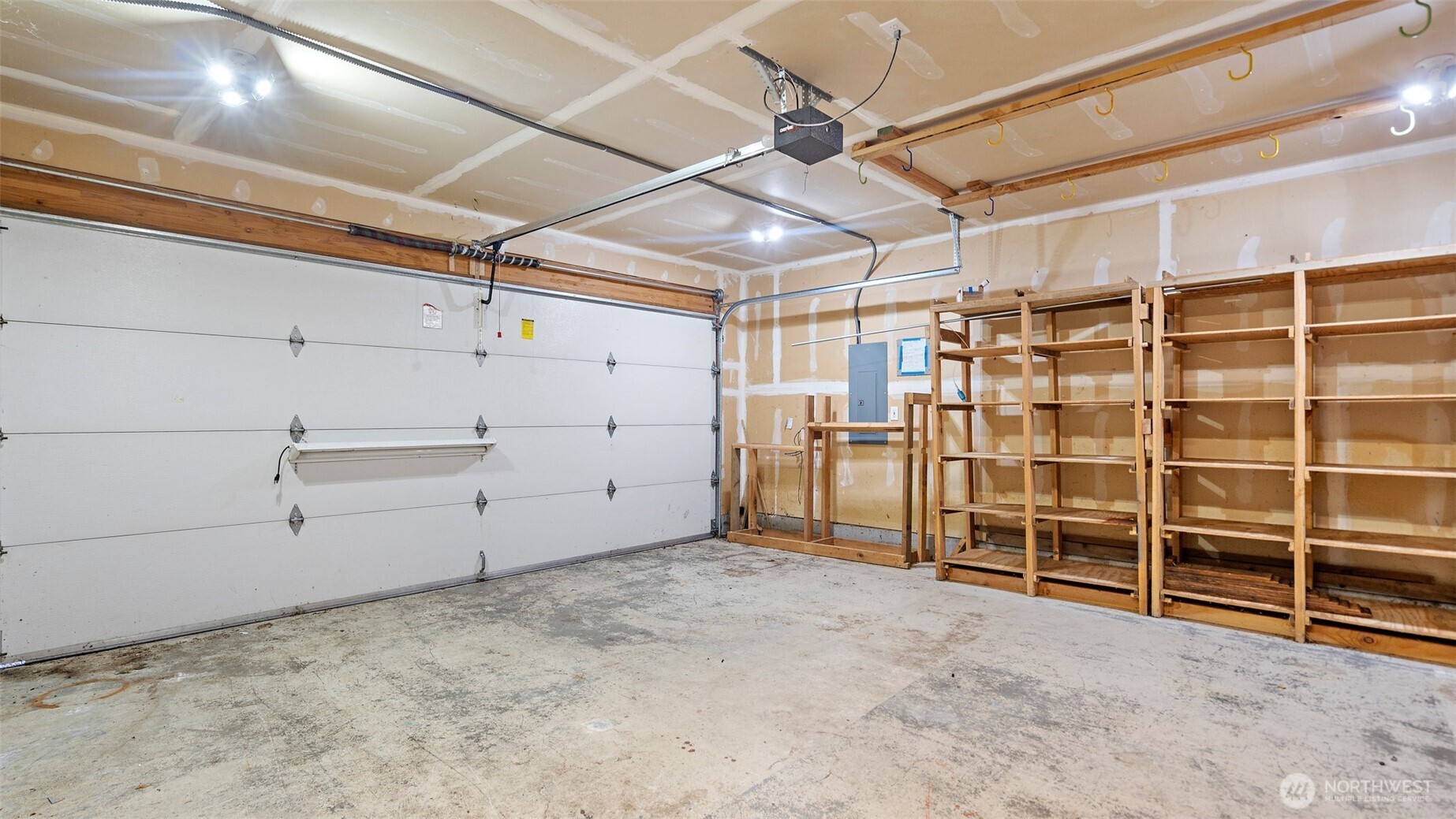 7901 NE Beachwood Avenue