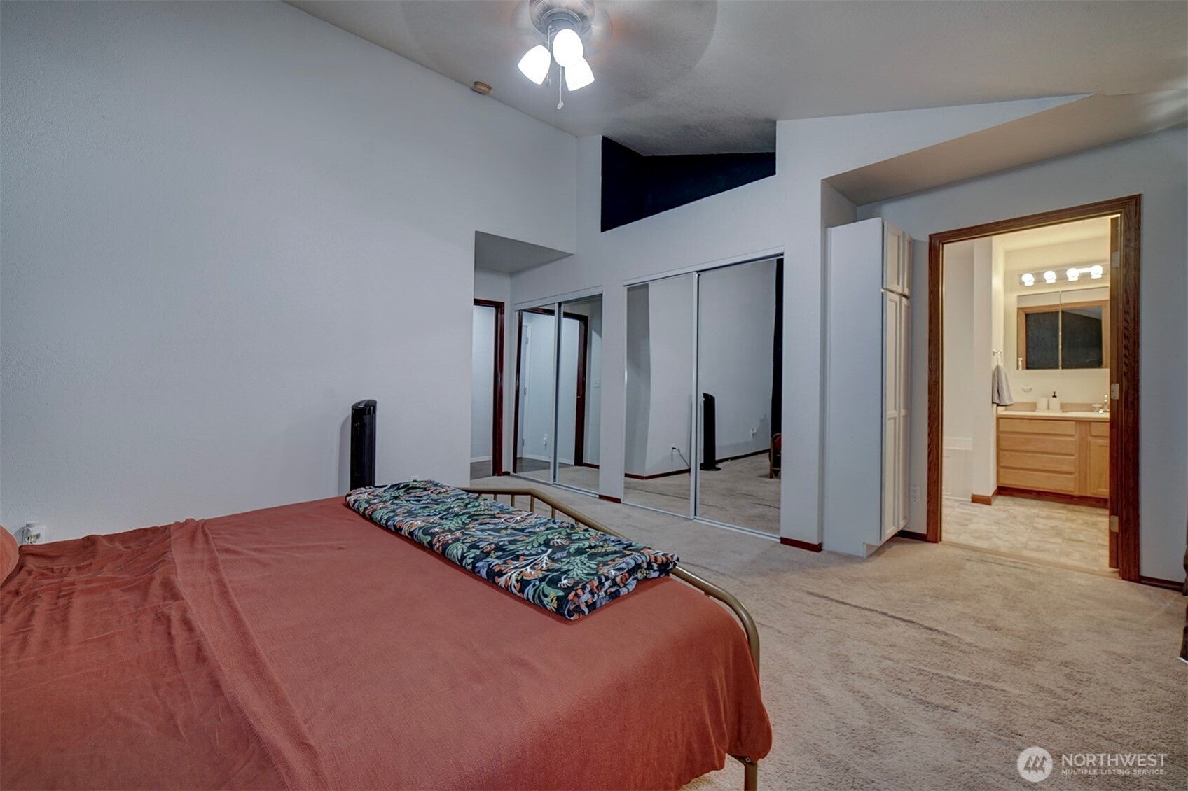 6490 Graceland Avenue NE