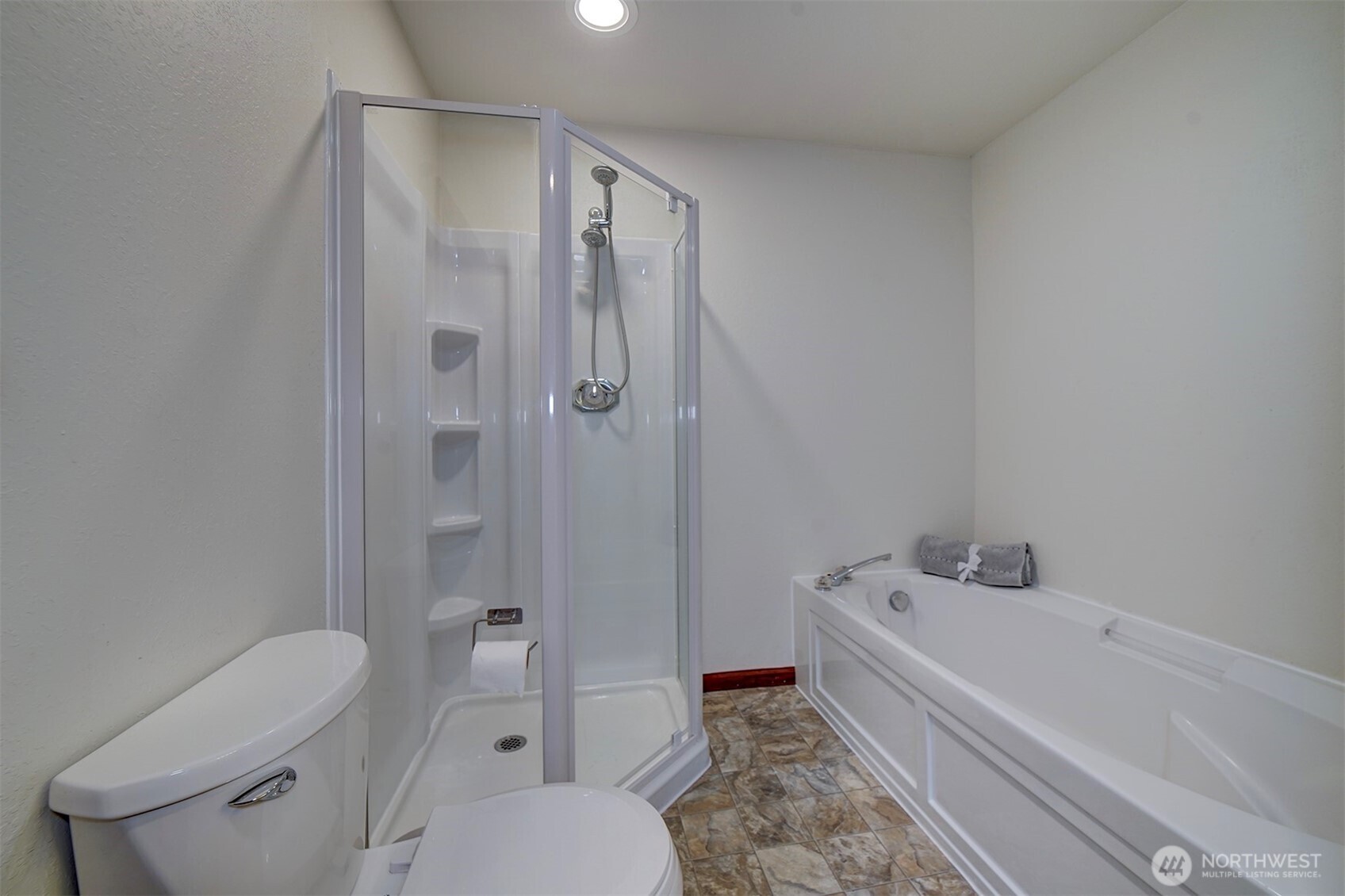 6490 Graceland Avenue NE