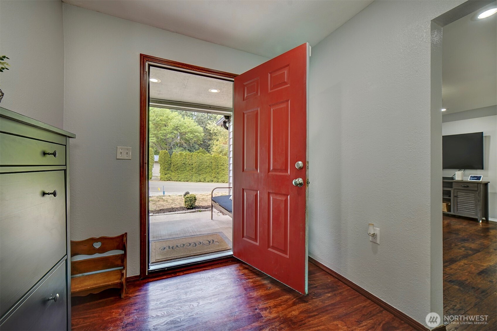 6490 Graceland Avenue NE