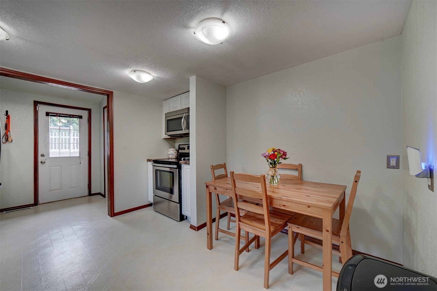 6490 Graceland Avenue NE