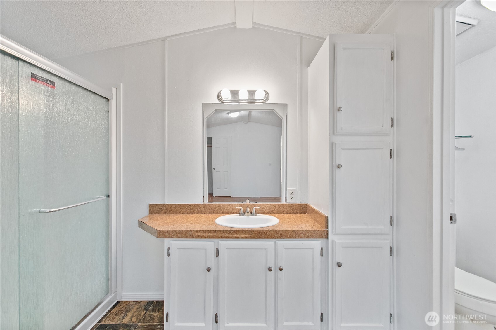 81 E Cedar Grove Lane