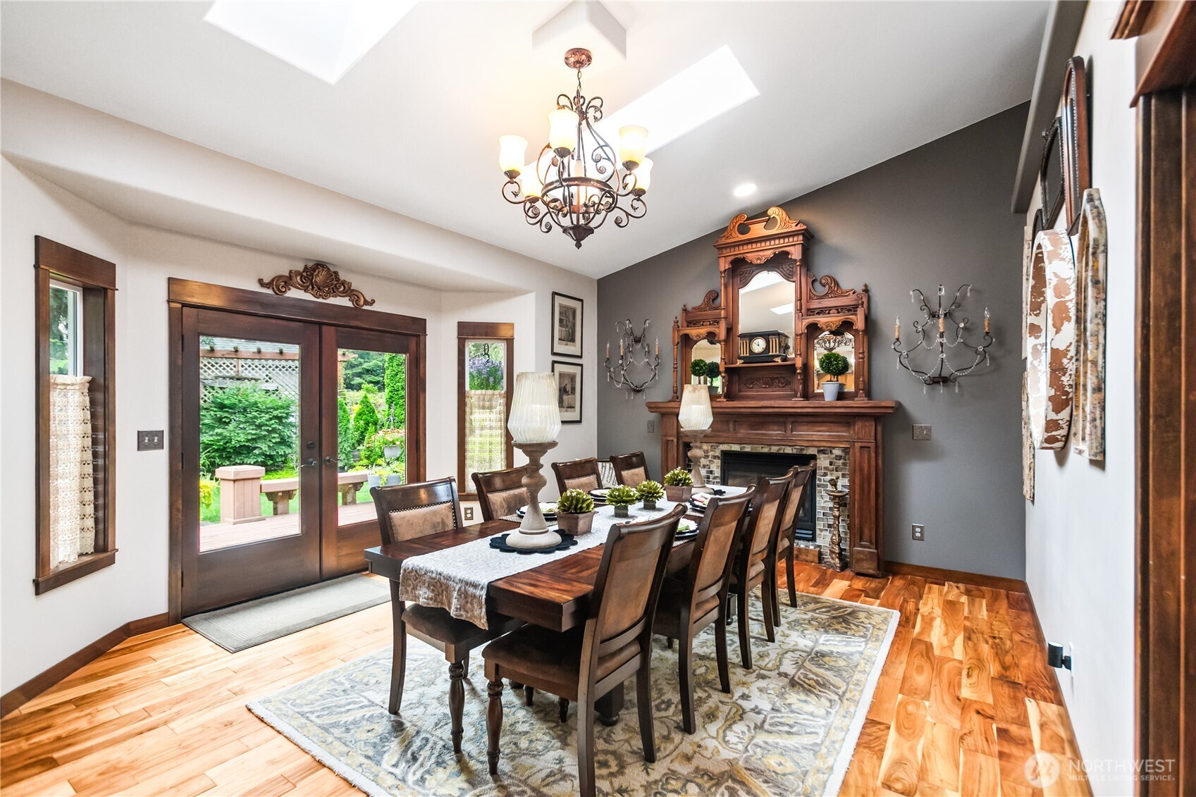 1863 Connery Lane E