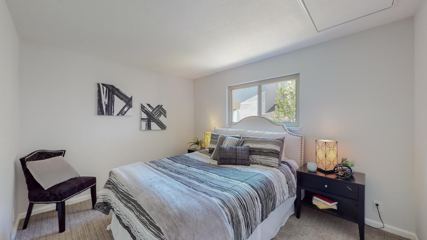 22 Tollridge CT