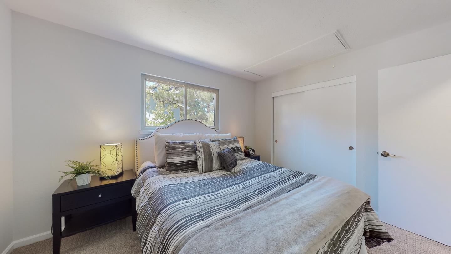 22 Tollridge CT