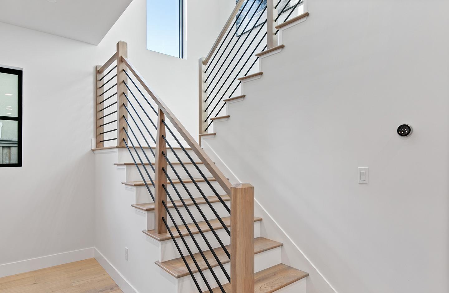 905 Sherman AVE
