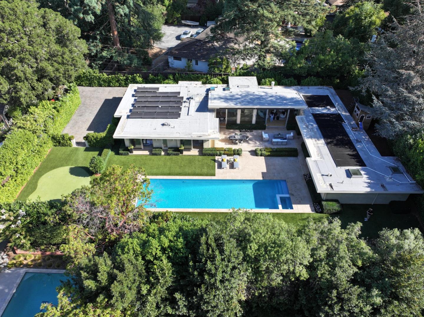 1055 Valparaiso AVE
