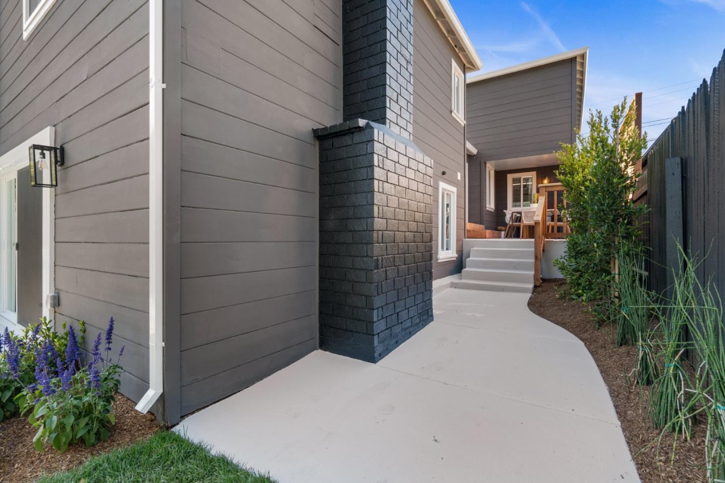 253 Edgehill DR