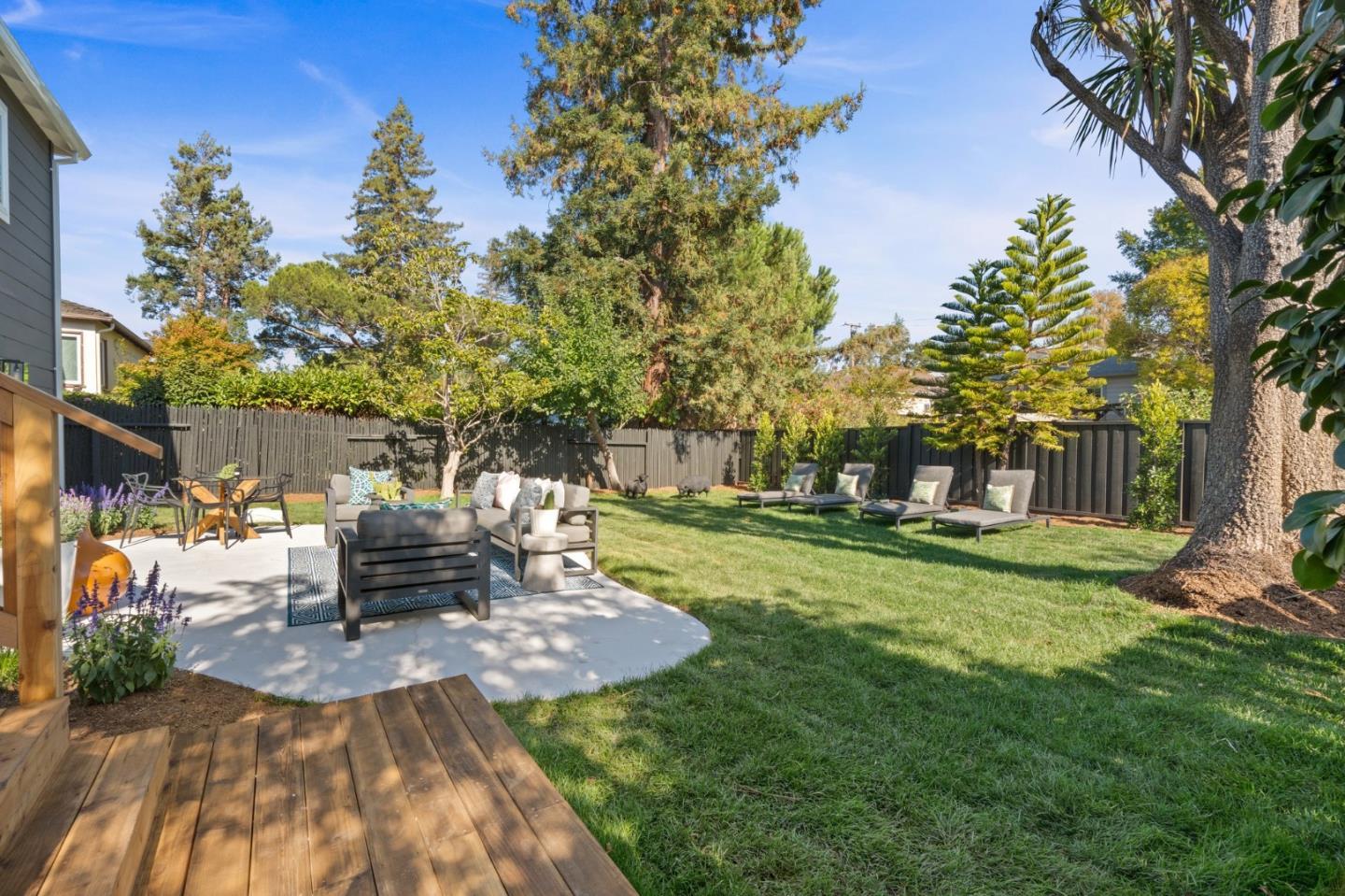 253 Edgehill DR
