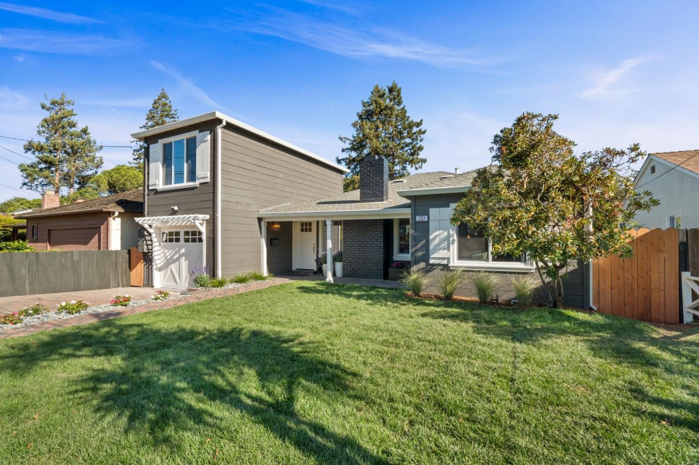 253 Edgehill DR