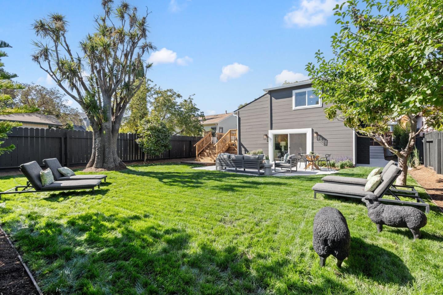 253 Edgehill DR