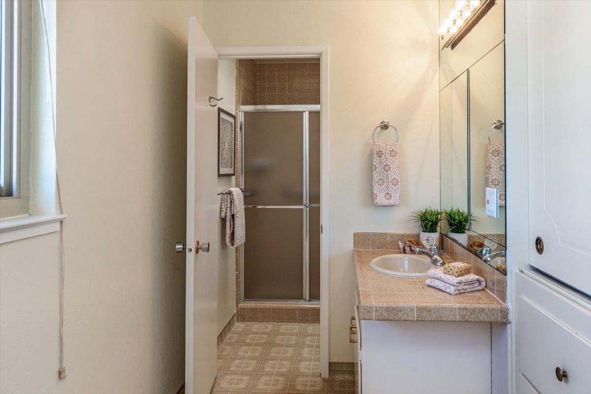 1550 Montalban DR