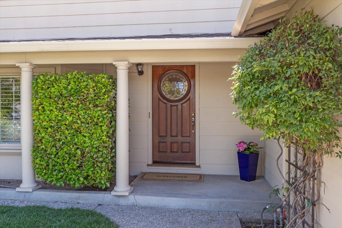 1550 Montalban DR