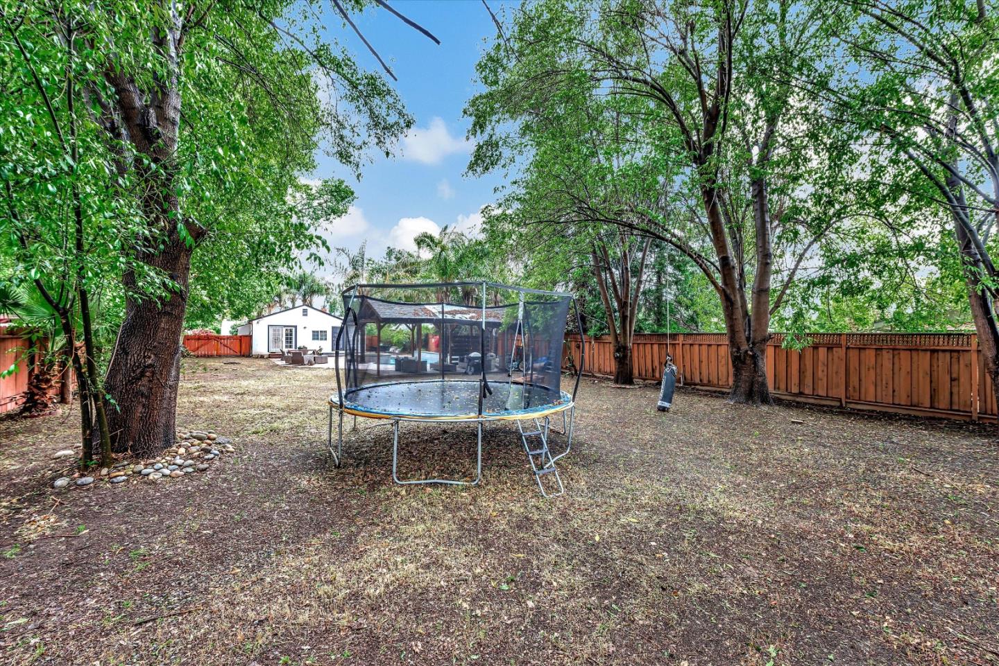 1525 Keesling AVE