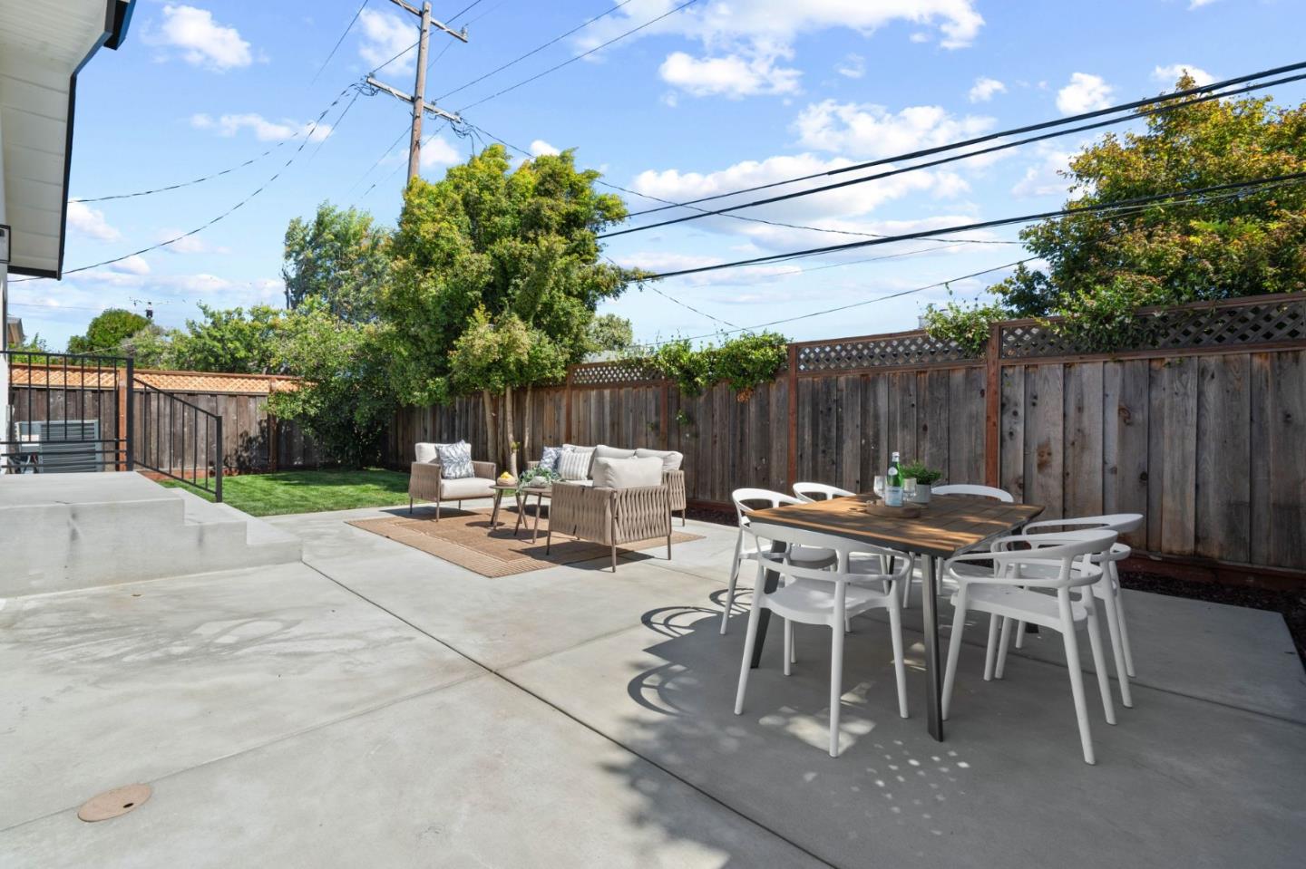 3601 Martin DR