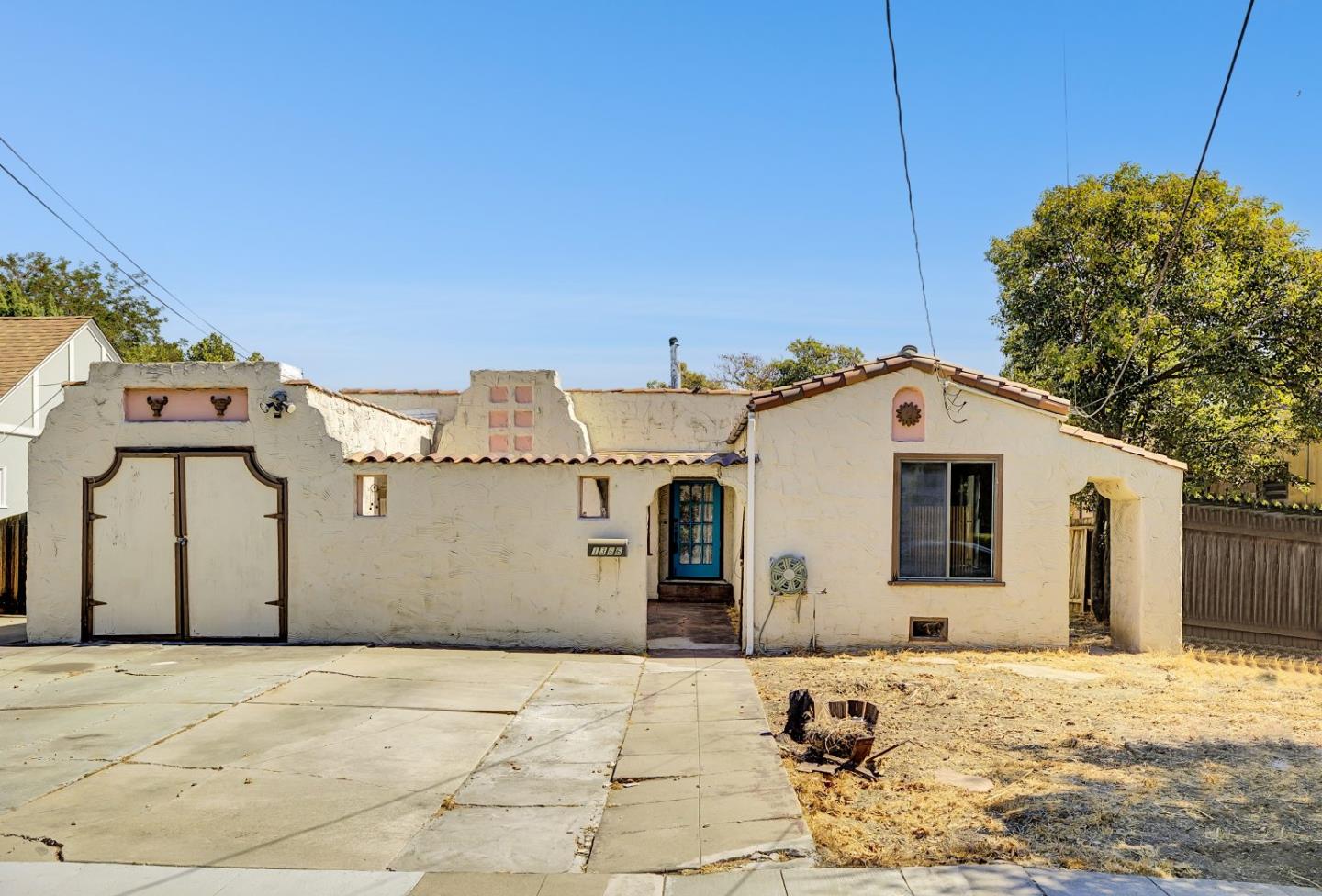 1366 Curtiss AVE