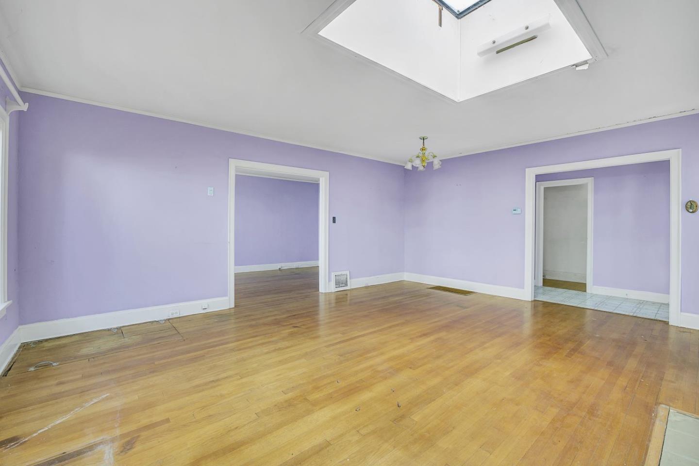 1366 Curtiss AVE