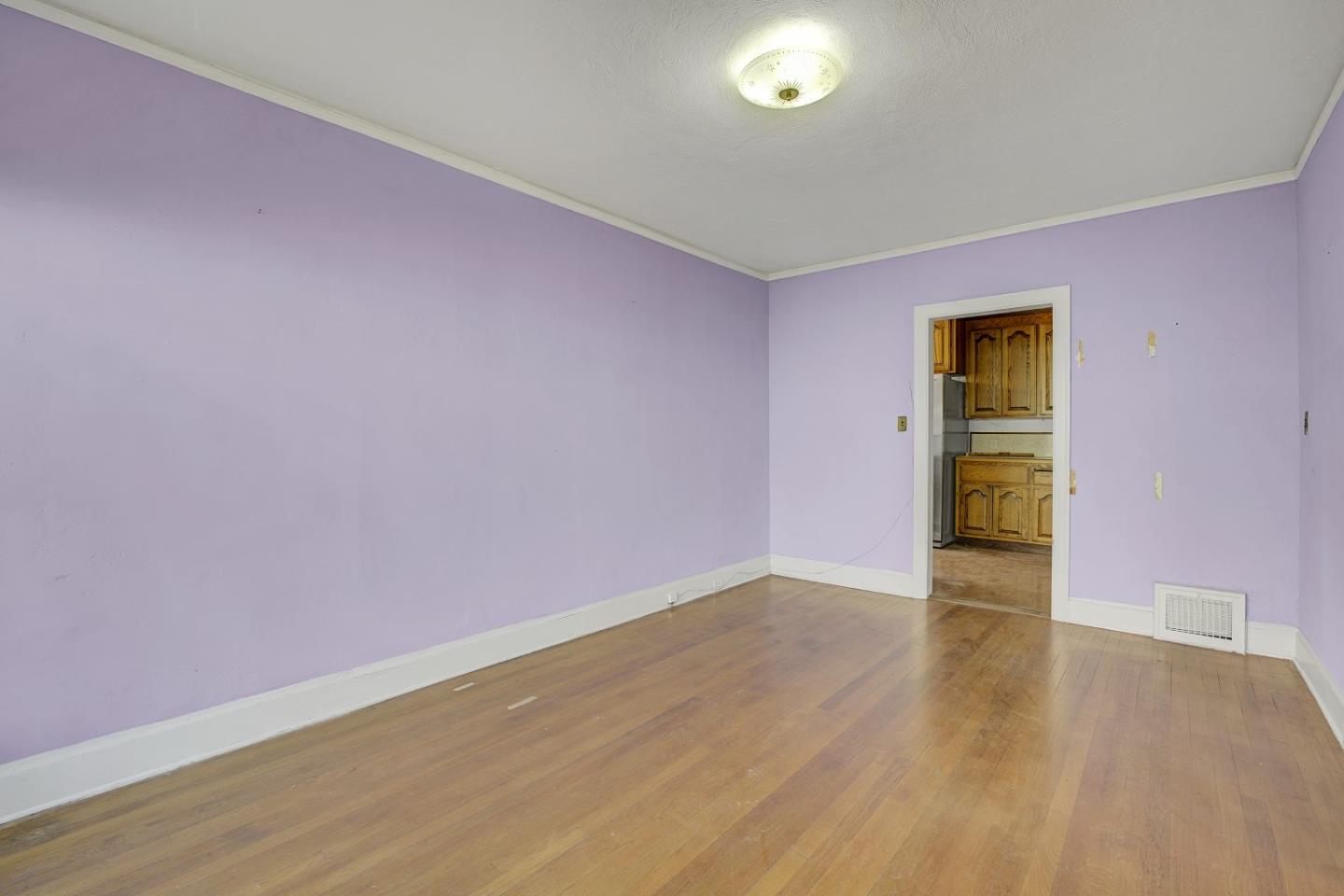 1366 Curtiss AVE