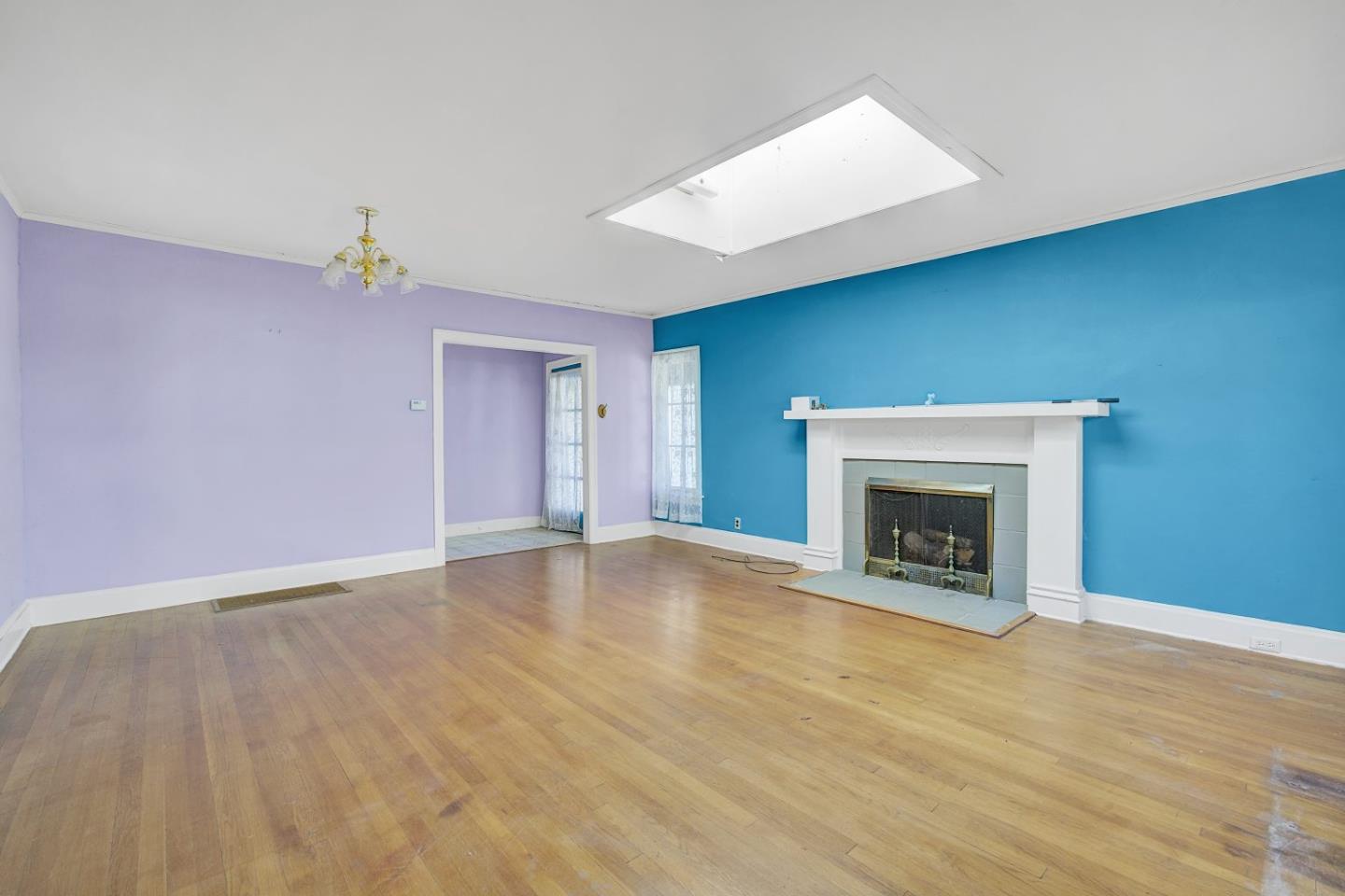 1366 Curtiss AVE