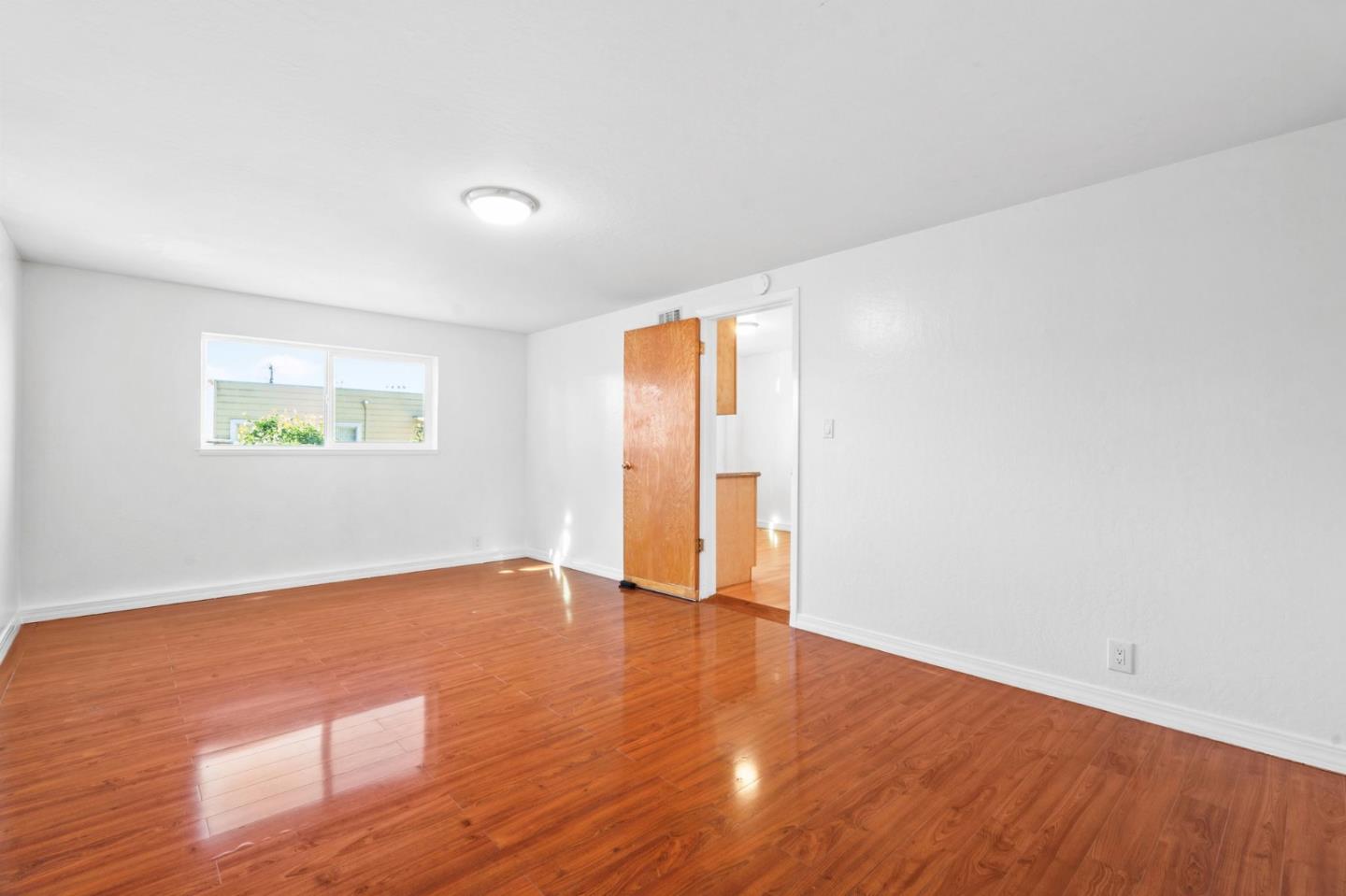 72 Scotia AVE