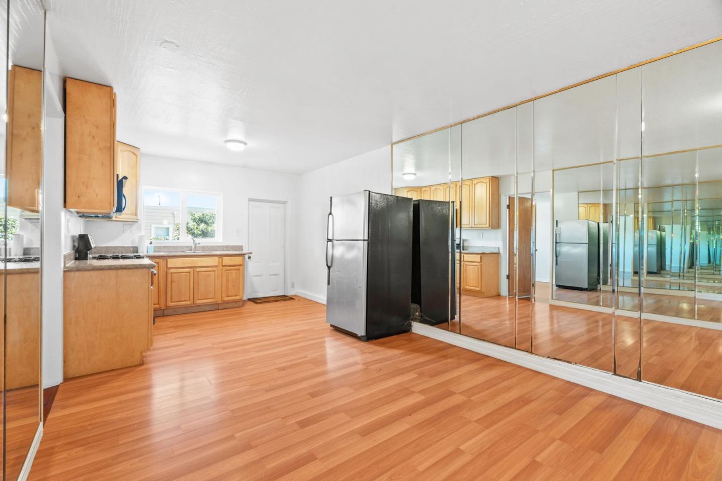 72 Scotia AVE
