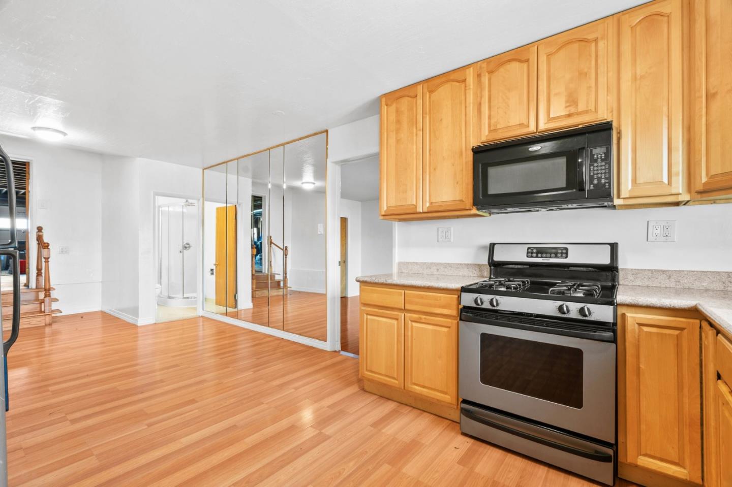 72 Scotia AVE