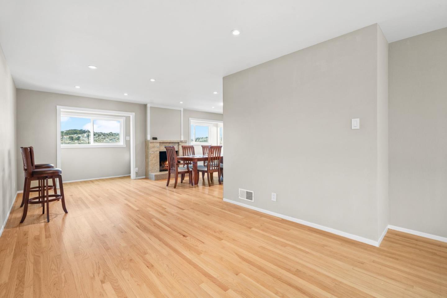 72 Scotia AVE