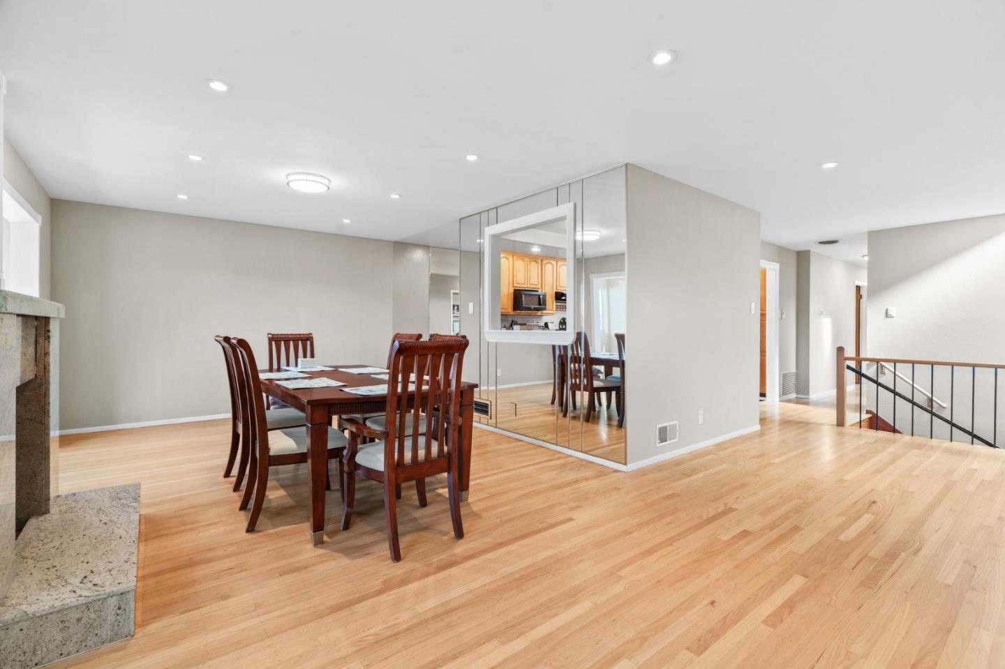 72 Scotia AVE
