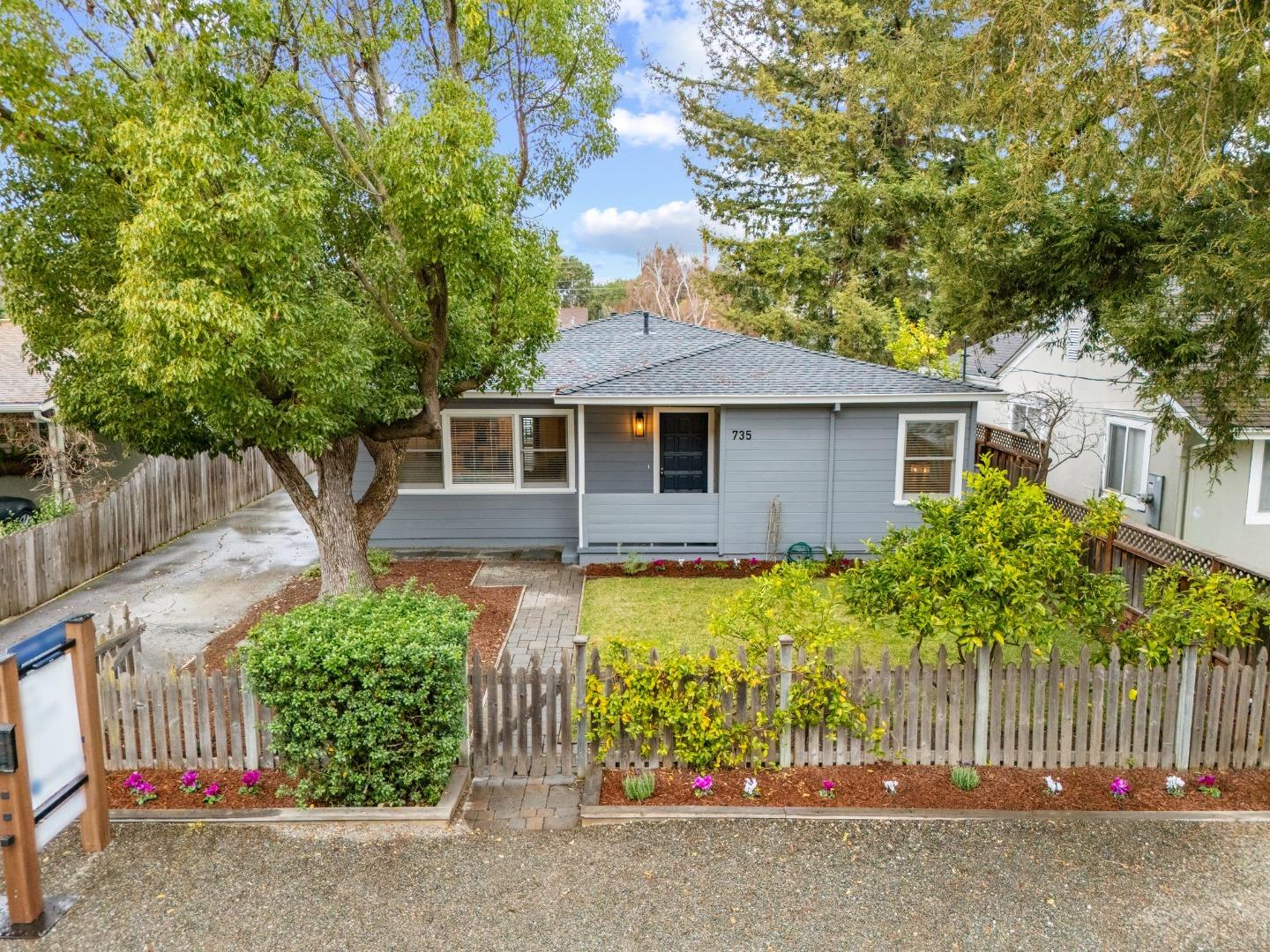 735 14th AVE