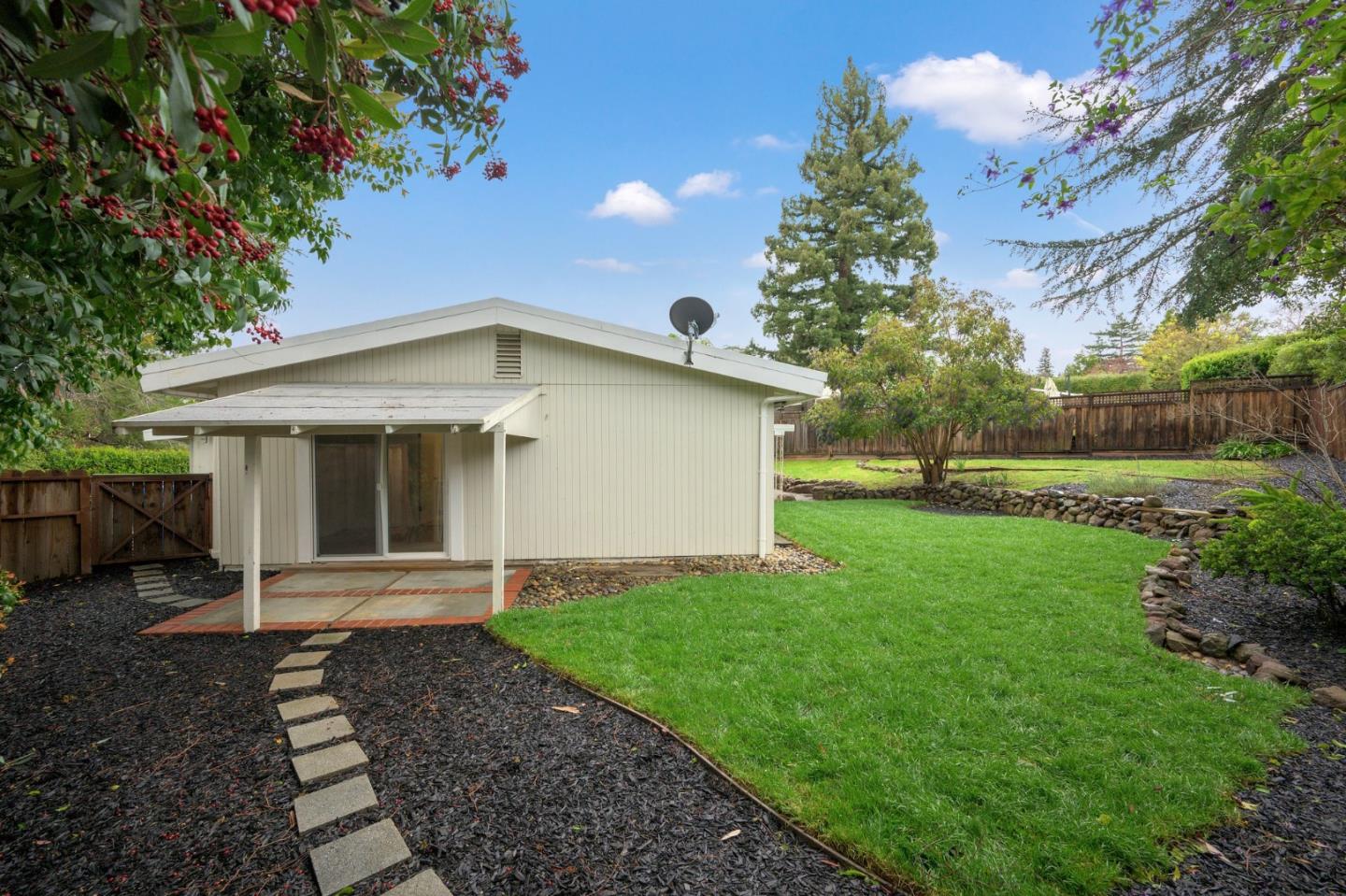 240 Dedalera DR