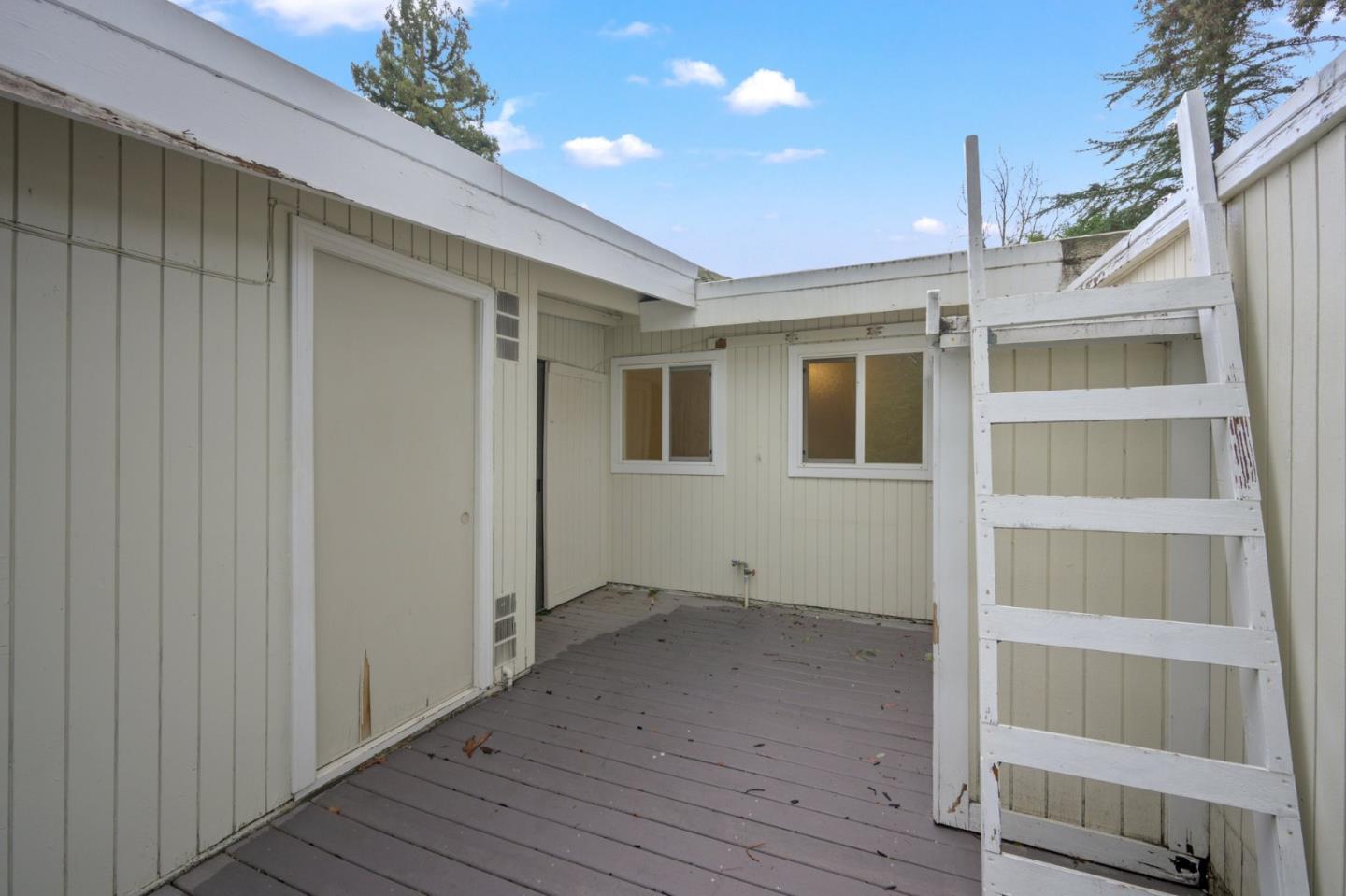 240 Dedalera DR