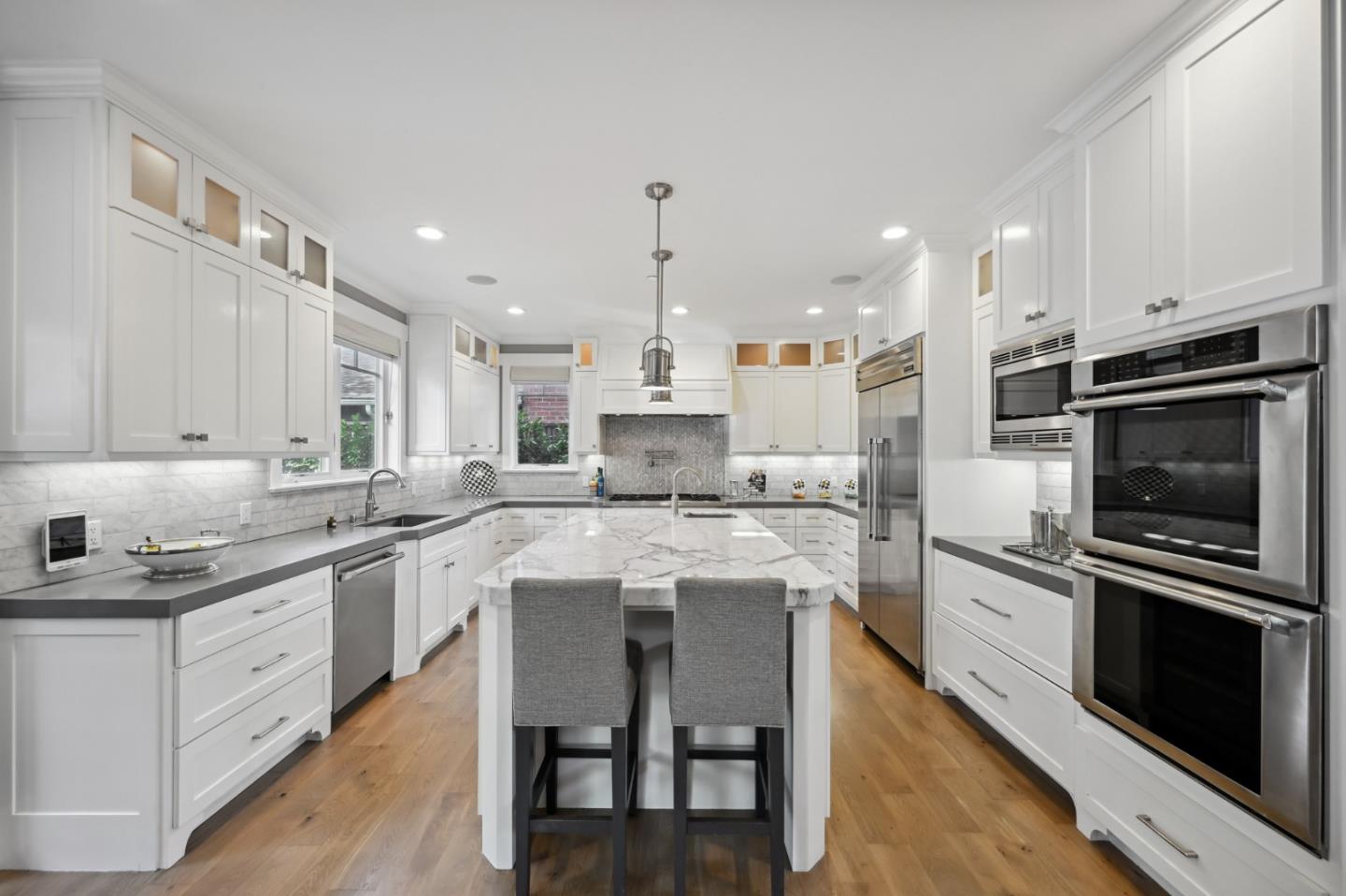 318 W Oakwood BLVD