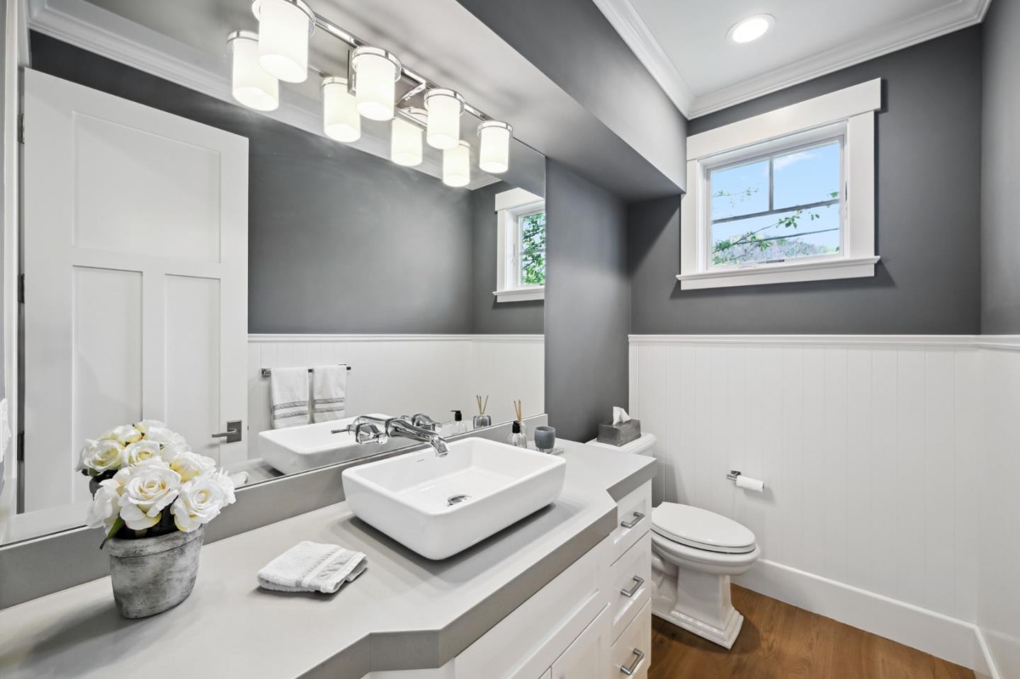 318 W Oakwood BLVD