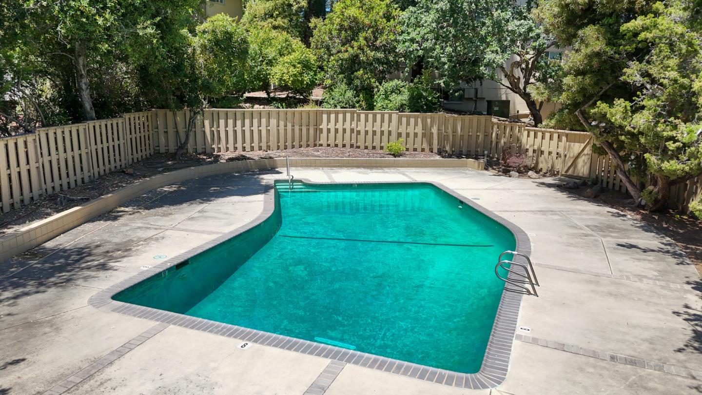 2323 Eastridge AVE 512