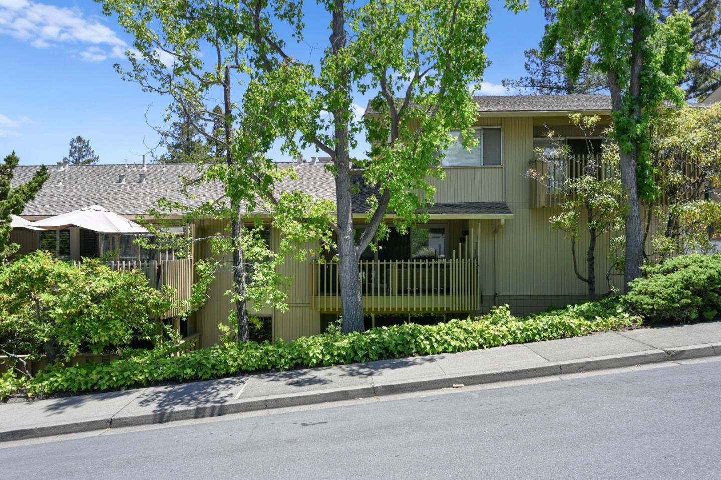 2323 Eastridge AVE 512