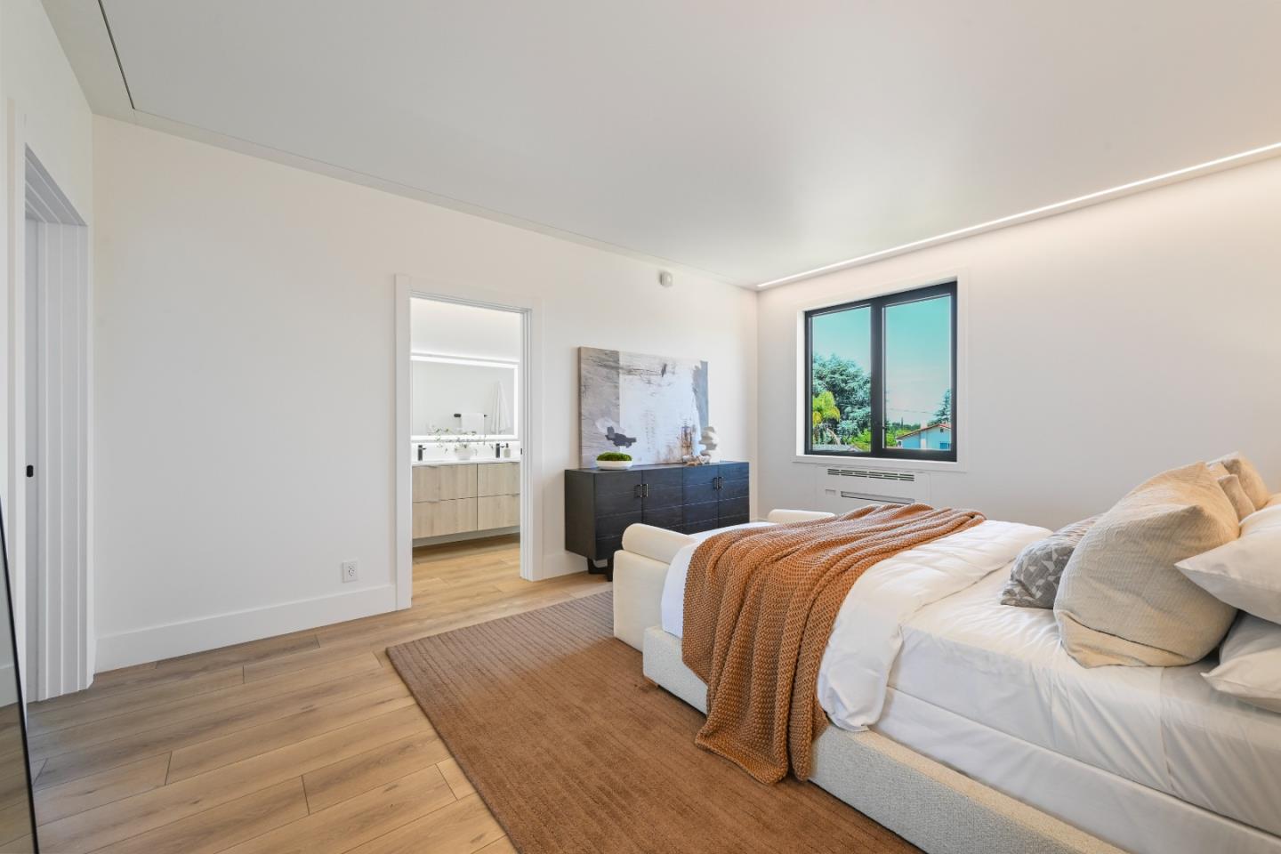 2725 Los Altos Drive