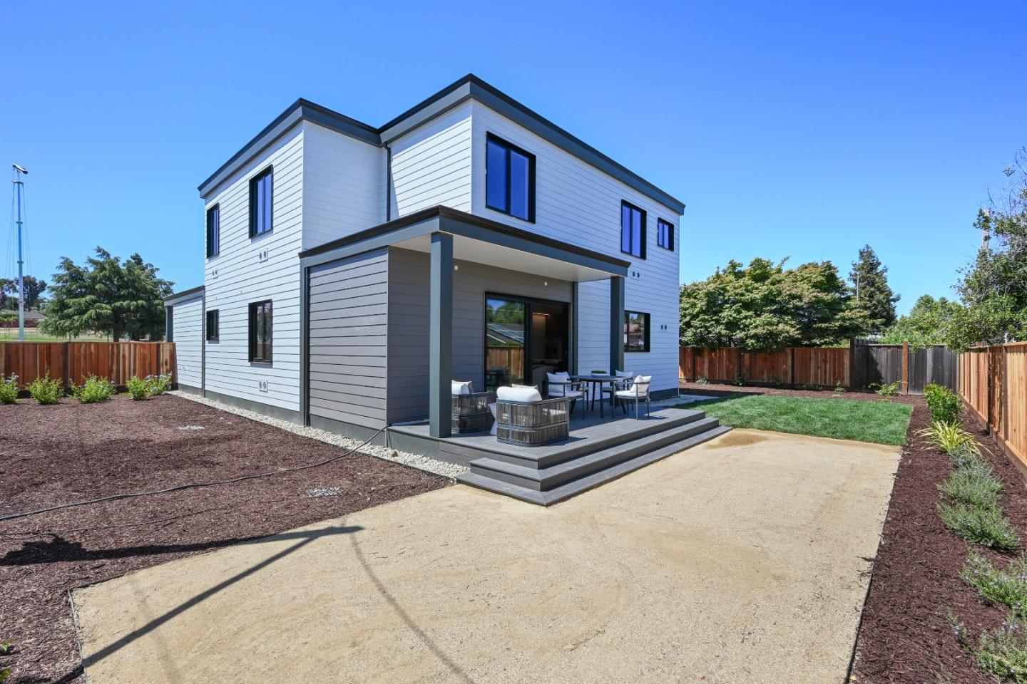 2725 Los Altos Drive