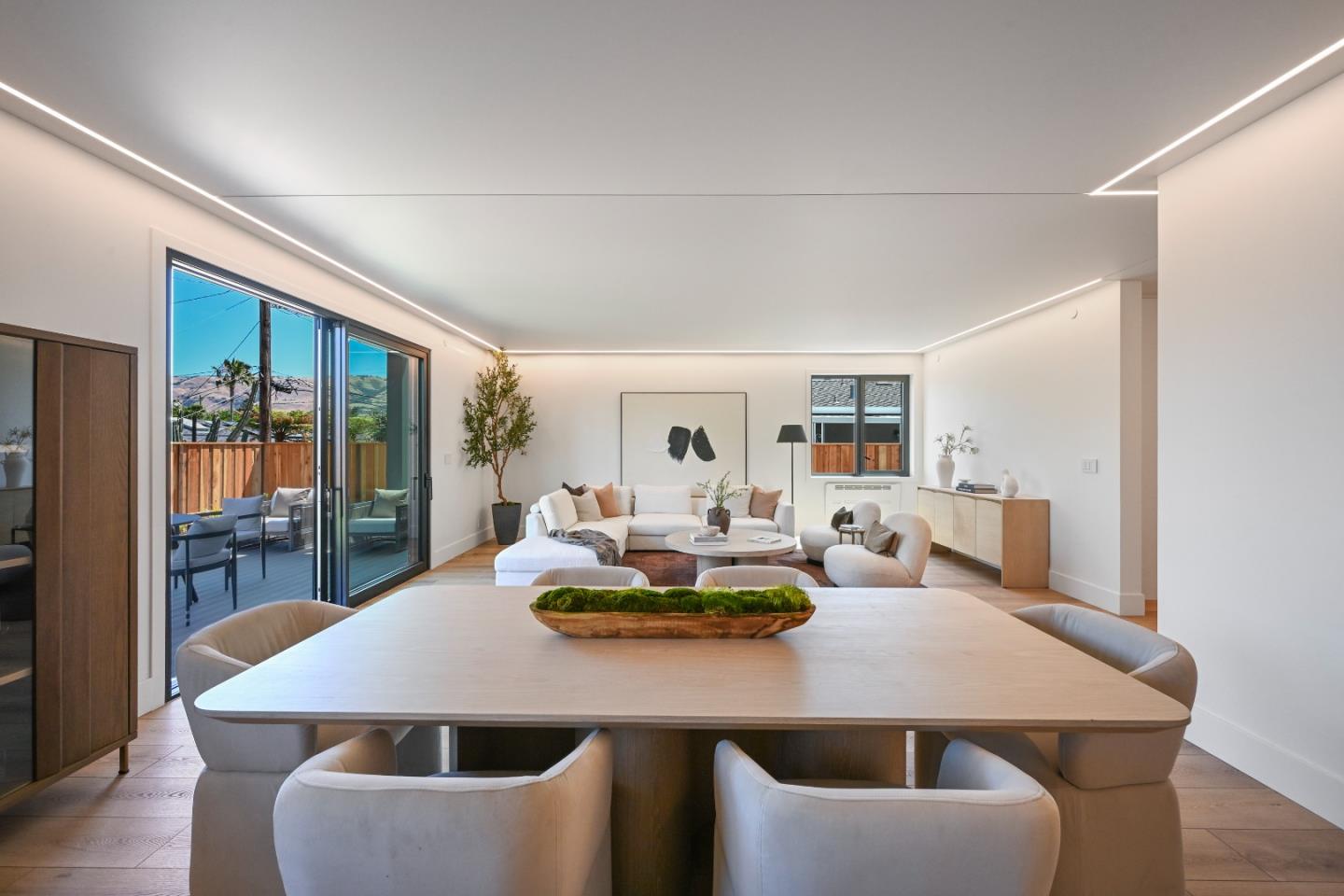 2725 Los Altos Drive