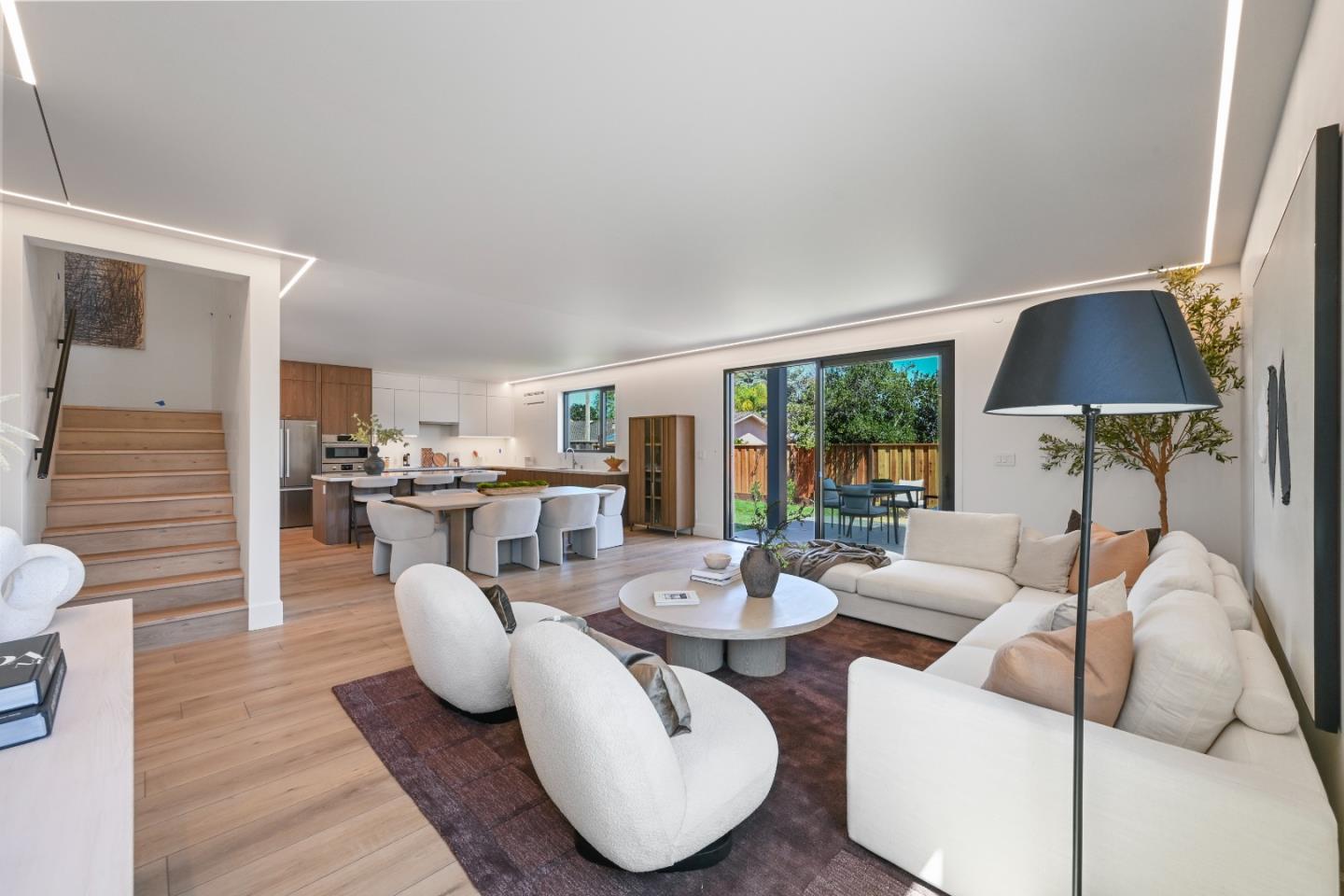 2725 Los Altos Drive