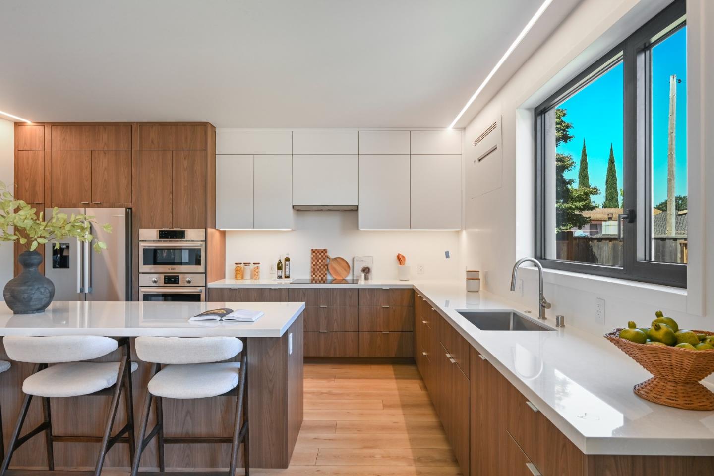 2725 Los Altos Drive