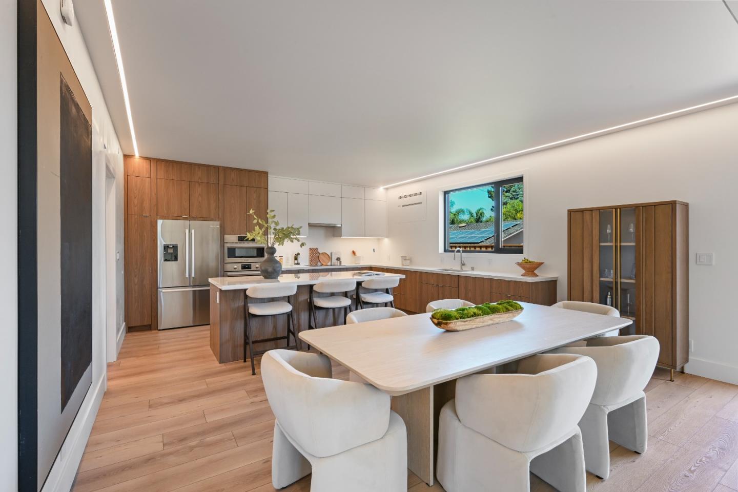 2725 Los Altos Drive