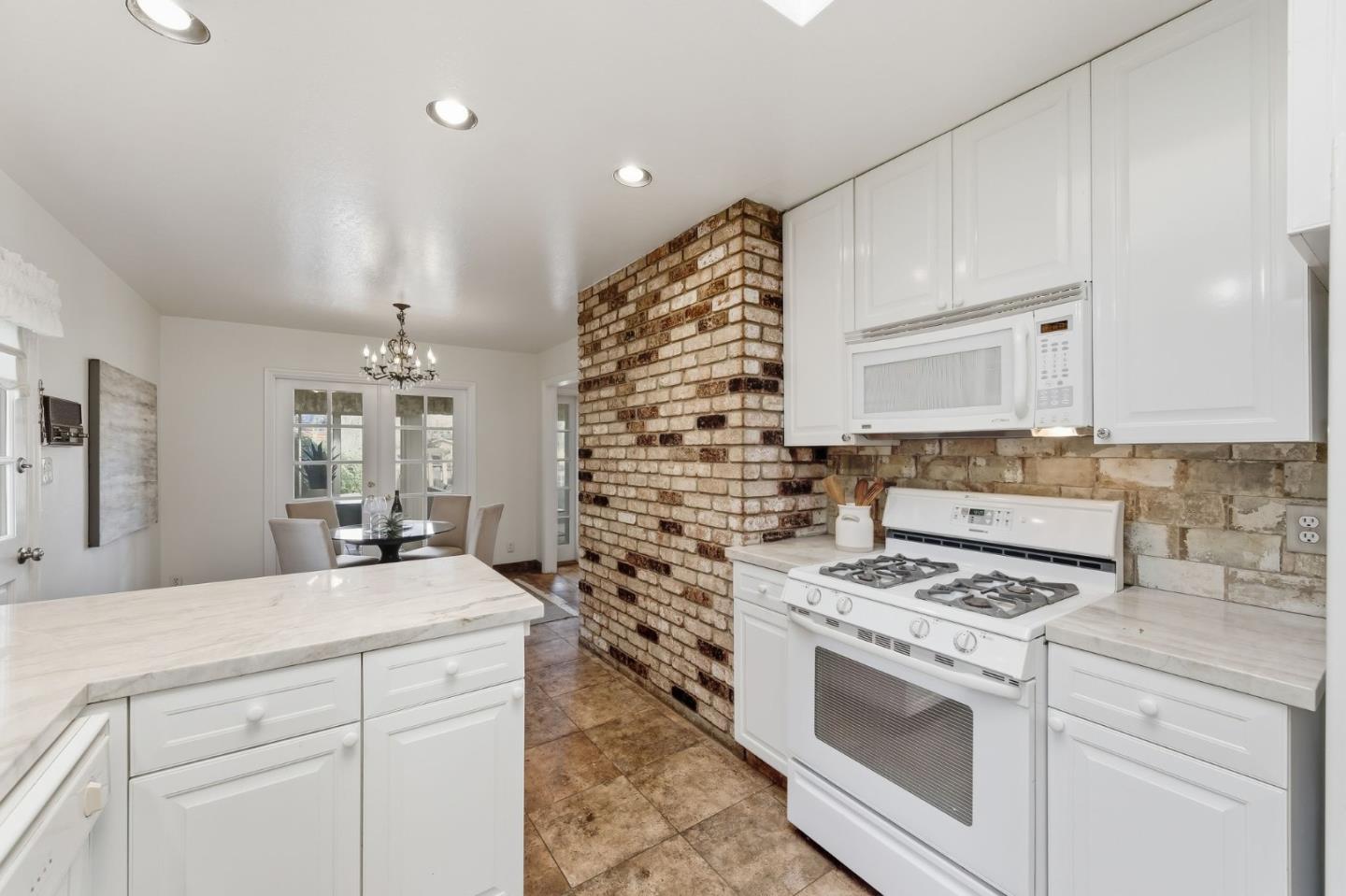 629 California Way