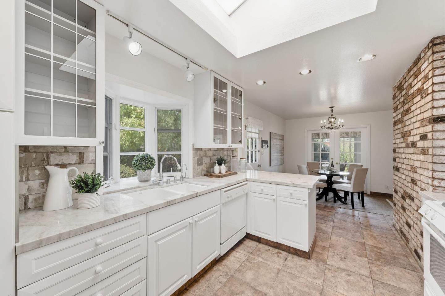 629 California Way