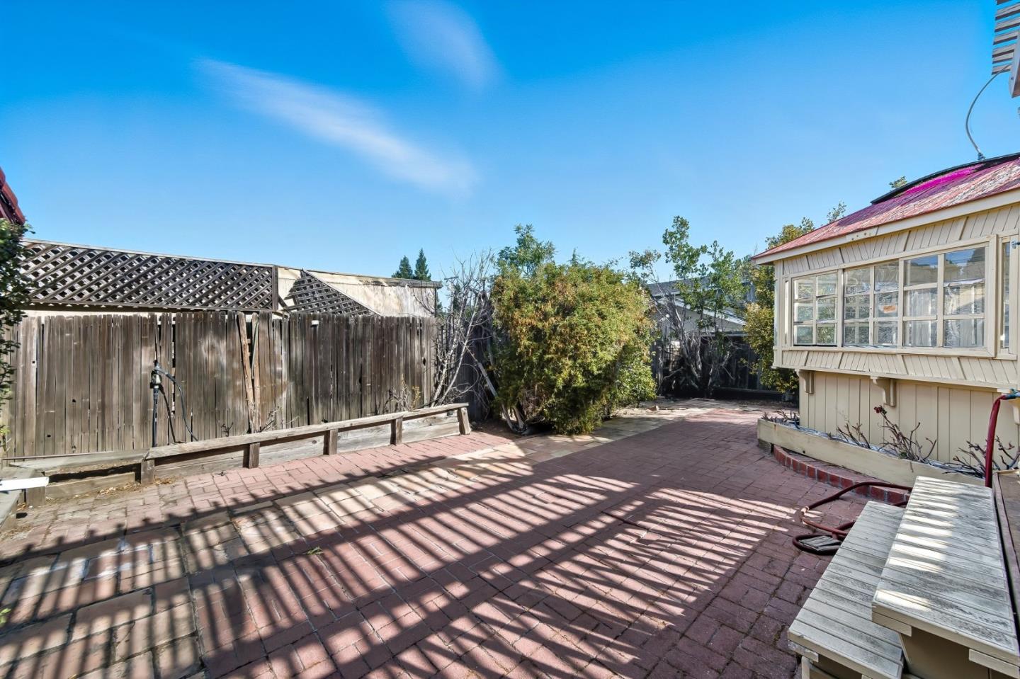 629 California Way